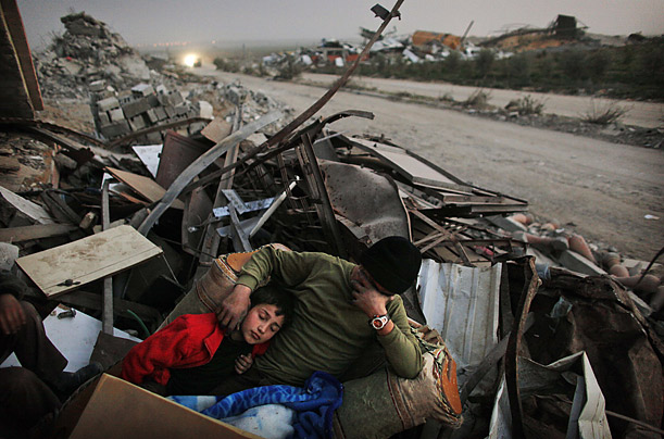 gaza_digs_out_01
